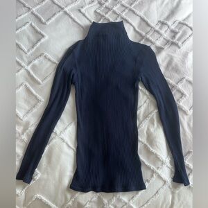 CLUB MONACO cashmere blend turtle neck